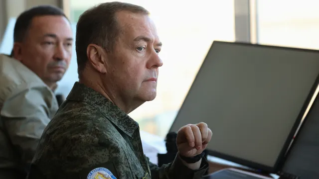 Медведев: Тръмп вече е “на бойната пътека” към Москва