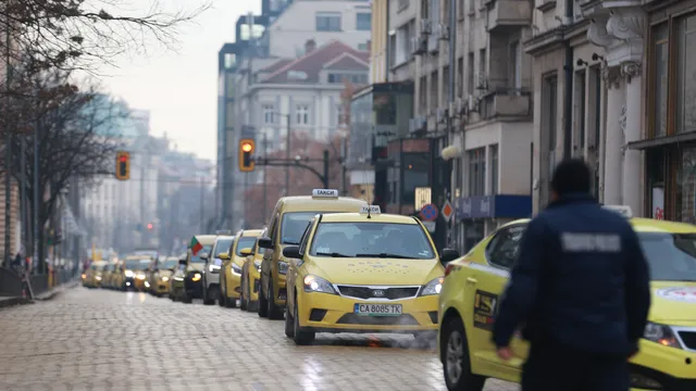 Окончателно: С 18.6% ще се увеличат таксиметровите услуги в София