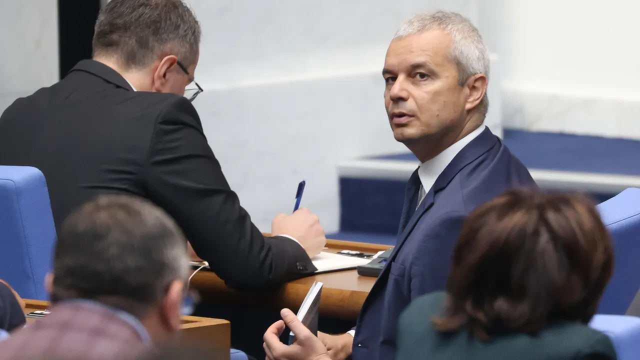 „Еничар такъв!“ – реплика на депутат от „Възраждане“ прекъсна работата на НС