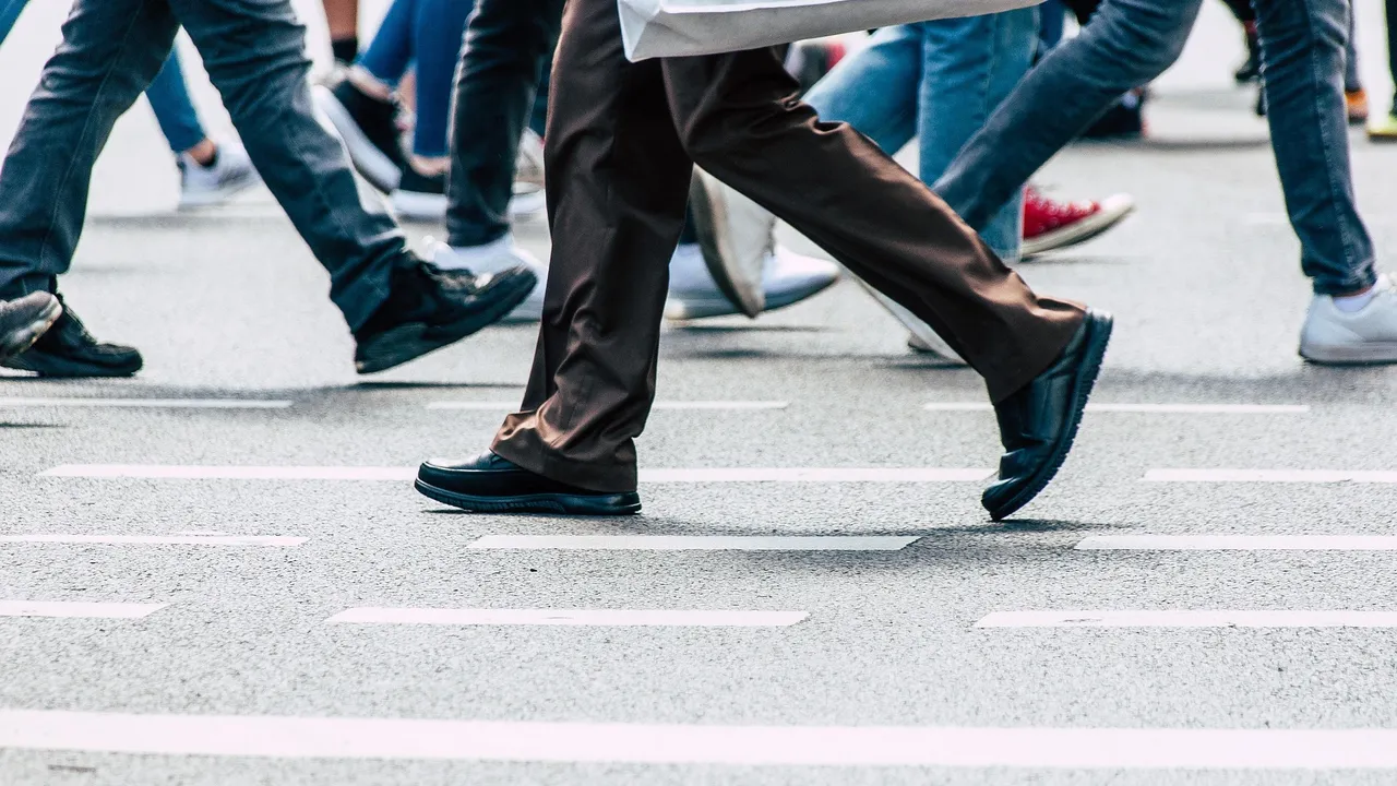 Кабинетът работи за облекчения при вноса на кадри от трети страни