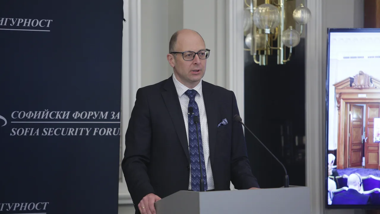 Йордан Божилов: "Войната в Украйна е замръзнала по бойната линия"