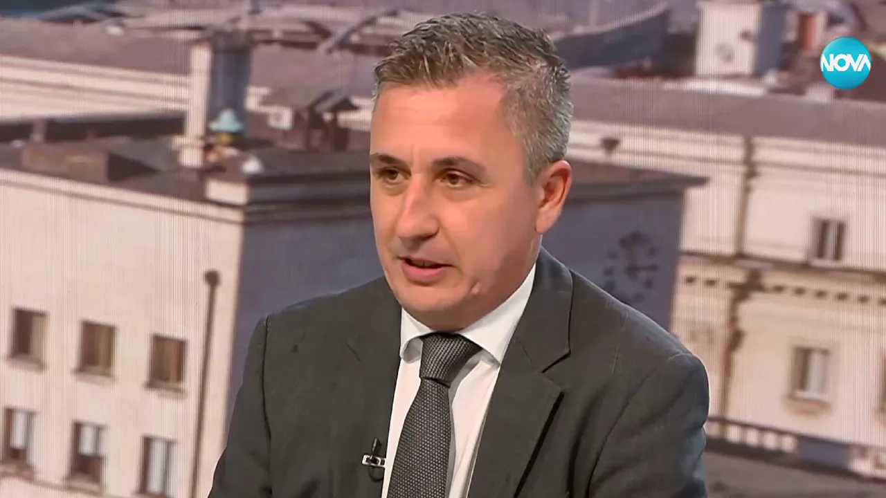 Александър Николов за санкциите срещ Лукойл: Не ни очаква апокалипсис