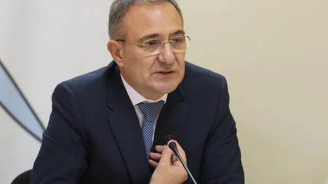 Социалният министър: За последните 10 години у нас 33 159 деца са родени от деца