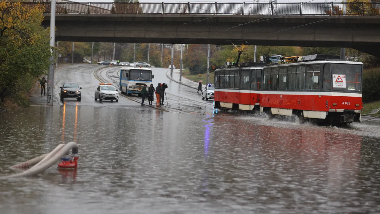 Възстановено е движението по бул. „Шипченски проход“ в София
