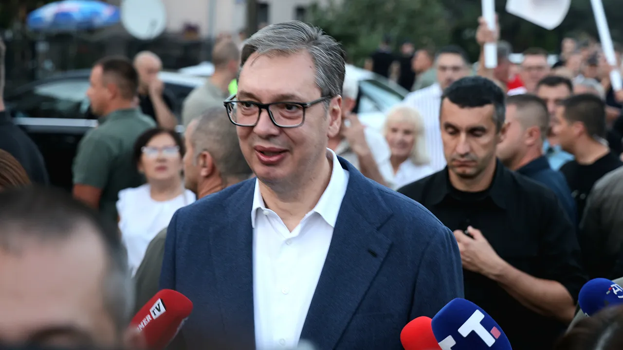 Вучич с молба към САЩ да не налагат санкции на Сърбия