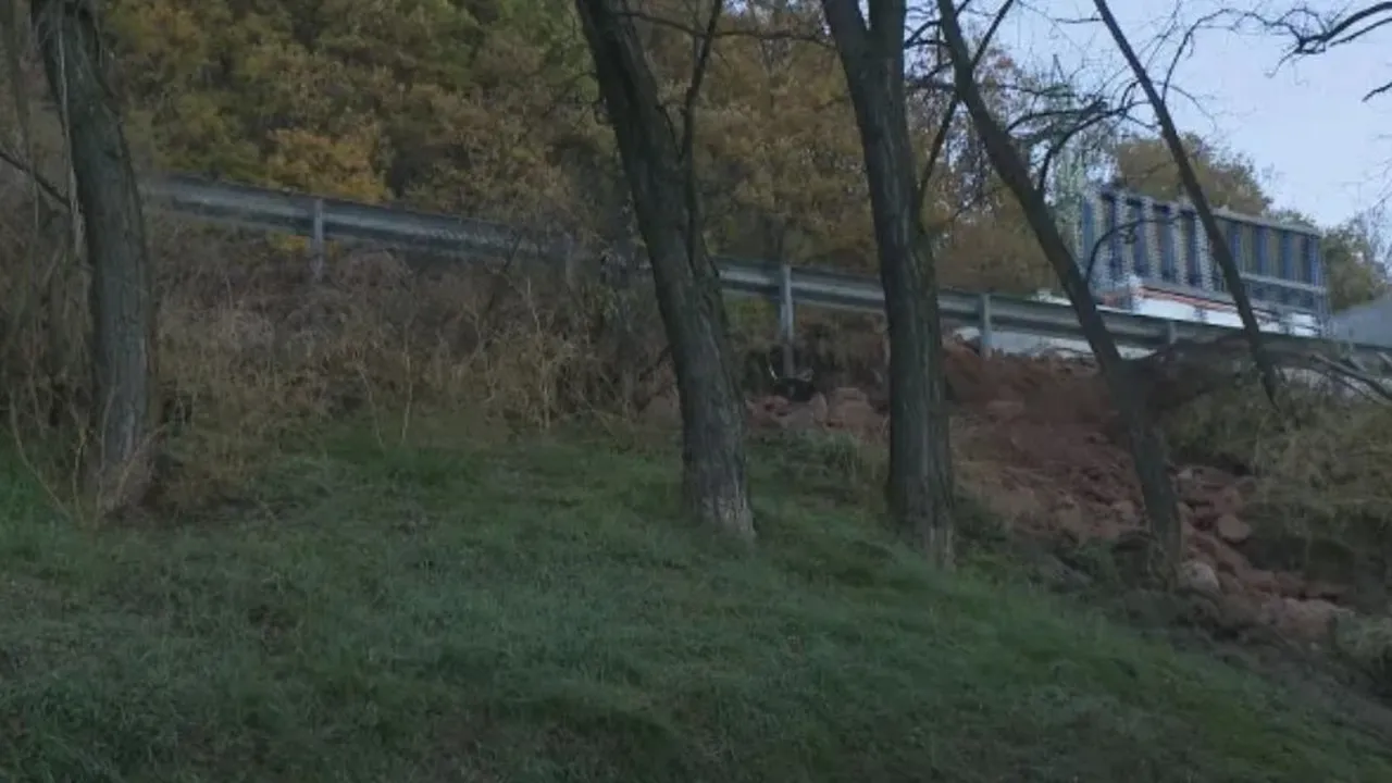 Граждани алармират за свлачище на пътя София-Перник