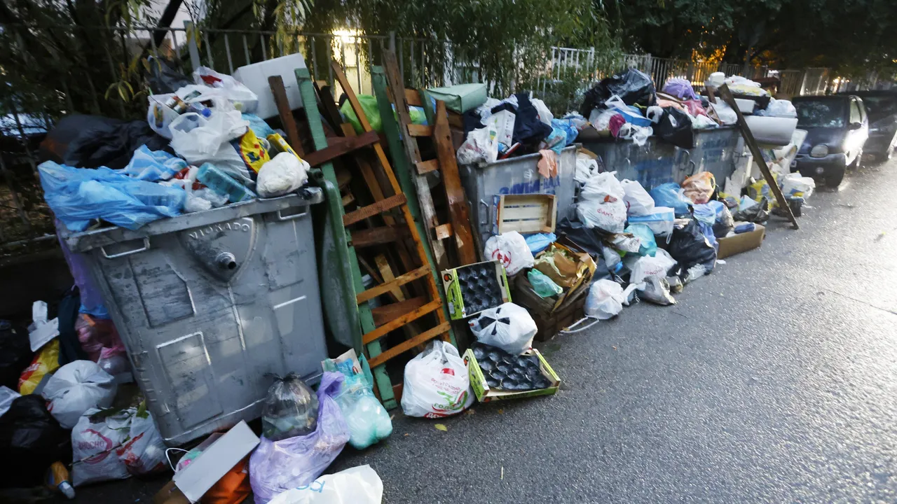 Бомбата с боклука тиктака: Часовник отброява минутите до хаоса в София