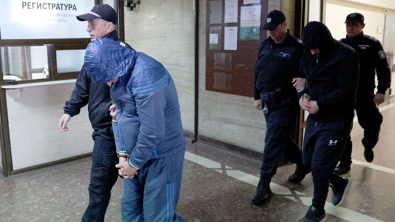 Трима митничари са арестувани в Русе