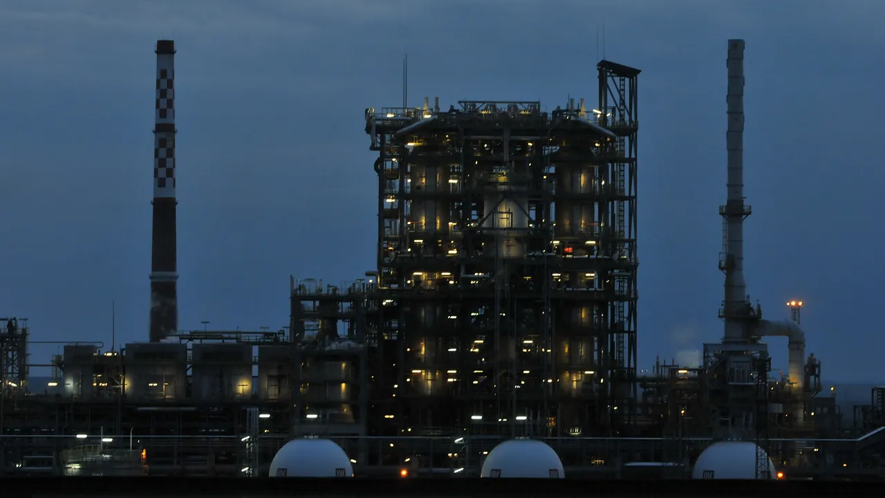 Андрей Делчев: Управляващите действат адекватно за ситуацията с "Лукойл"