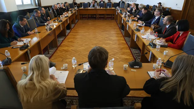 Държавният печат минава в електронен регистър, отпадат излишни документи за нотариуси