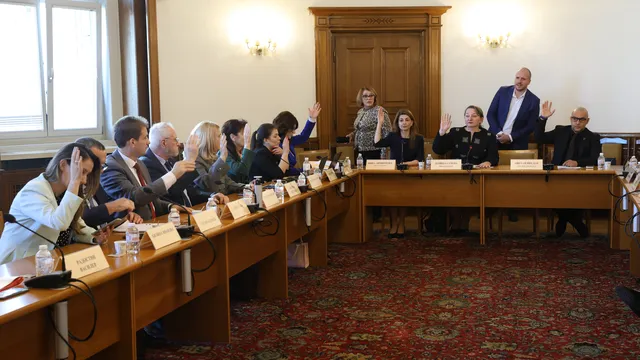 Комисията по труда отхвърли предложението за почасов отпуск за родители на деца до 12 години