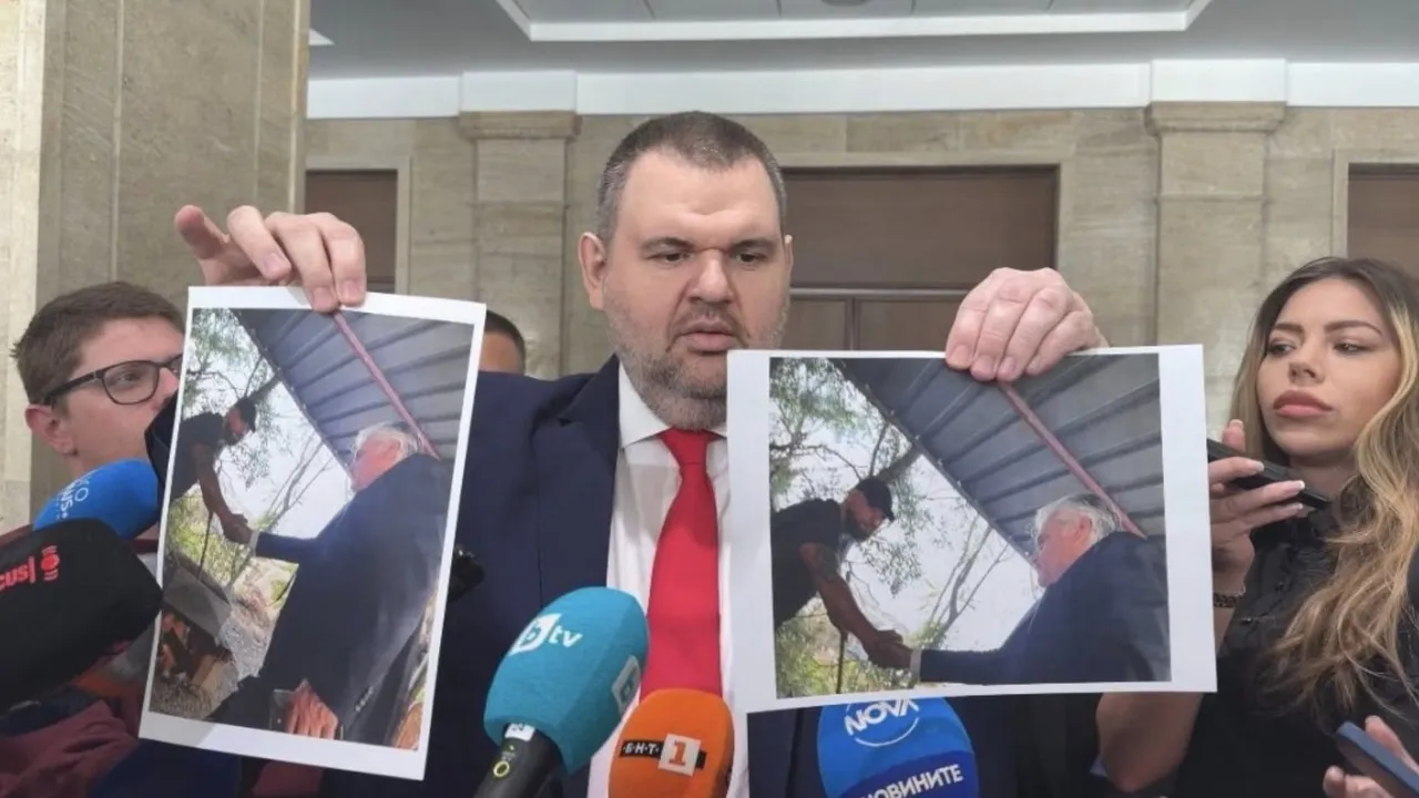 Пеевски за вота в Пазарджик: Всичко е било пърформанс, организиран от “пуделите и пачките”