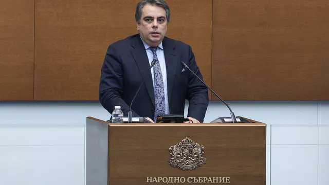 Асен Василев: Пеевски си прави пиар, за да прикрие проблемите с бюджета