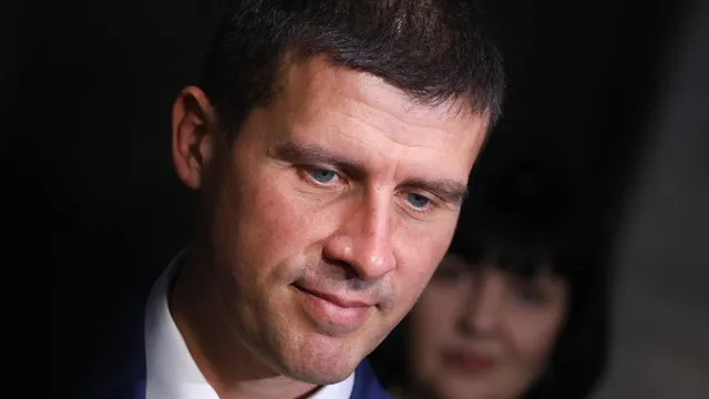 Михайлов за снимките на Пеевски: В България престъпният свят обслужва управляващите