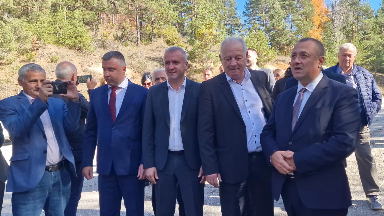 Родопите с дълго чакан ремонт: започва обновяването на пътя към Смолян