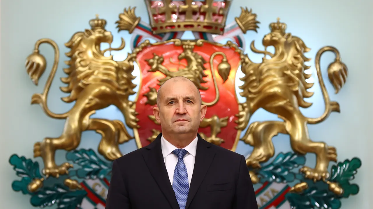 Президентът отличава изявени творци и учени в навечерието на Деня на народните будители