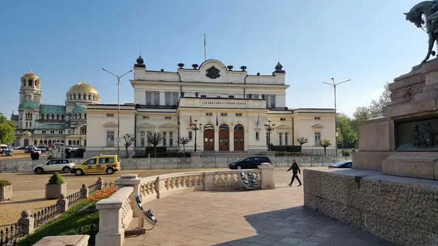 Трайчо Трайков: Историческата сграда на Народното събрание се руши