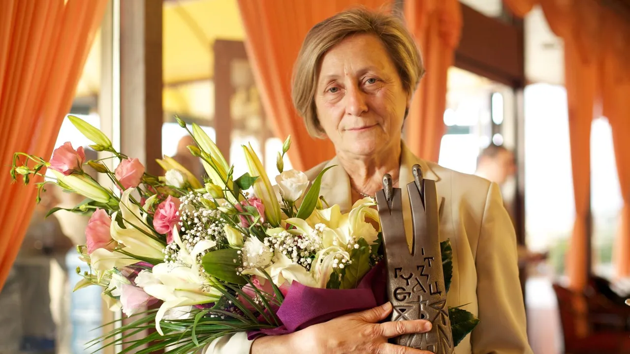 Нешка Робева срещу Хелоуин: „Честит празник, тиквопоклонци!“