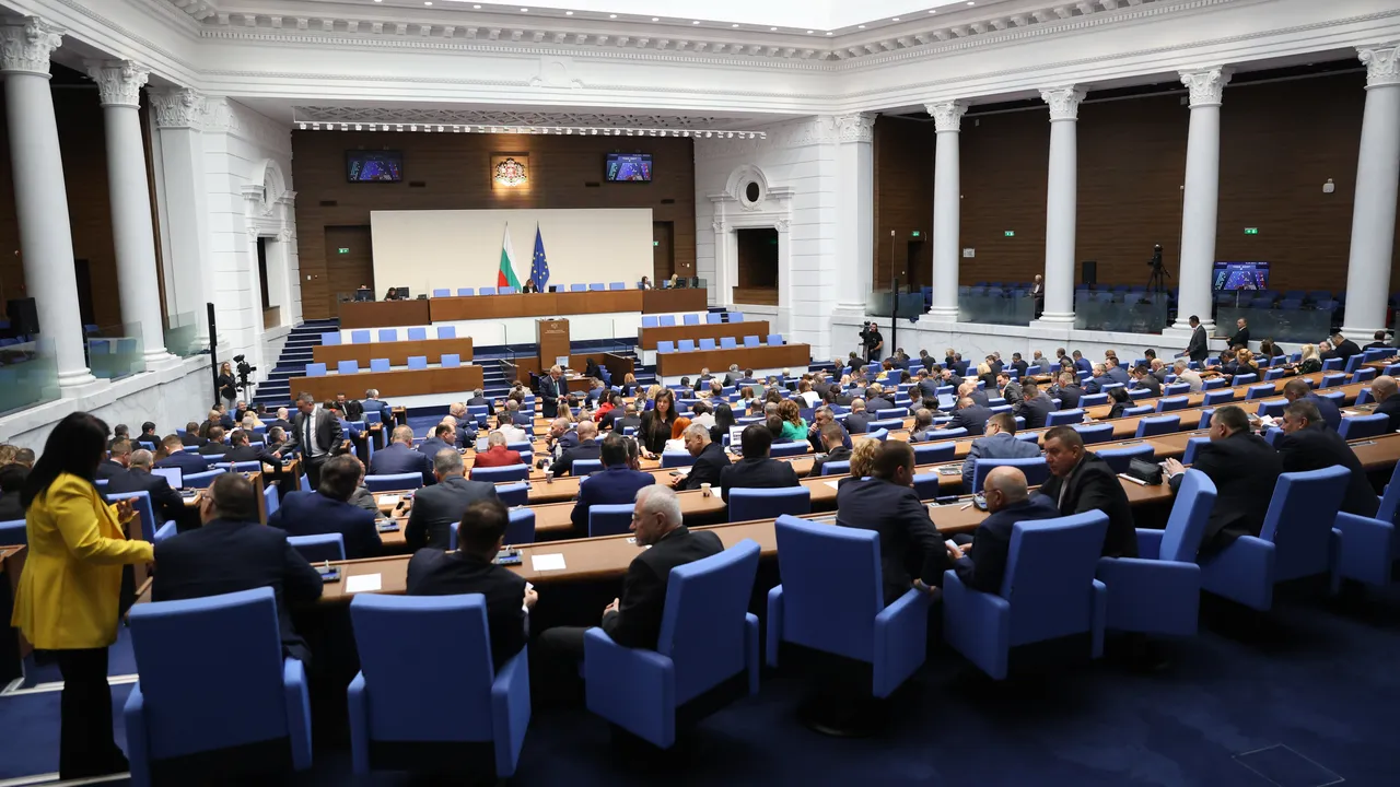 Имотите на властта: 96 депутати декларирали над 130 000 кв. м собственост