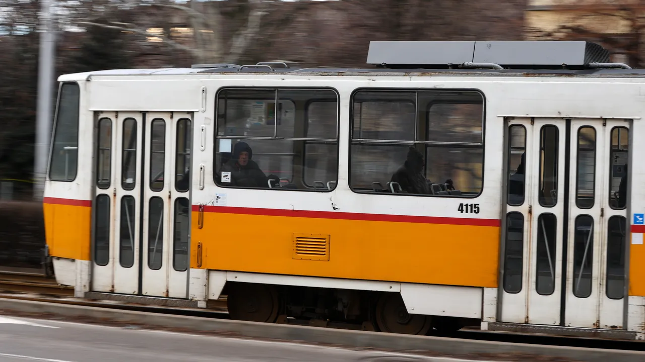 Заради ремонт променят движението на пет трамвайни линии