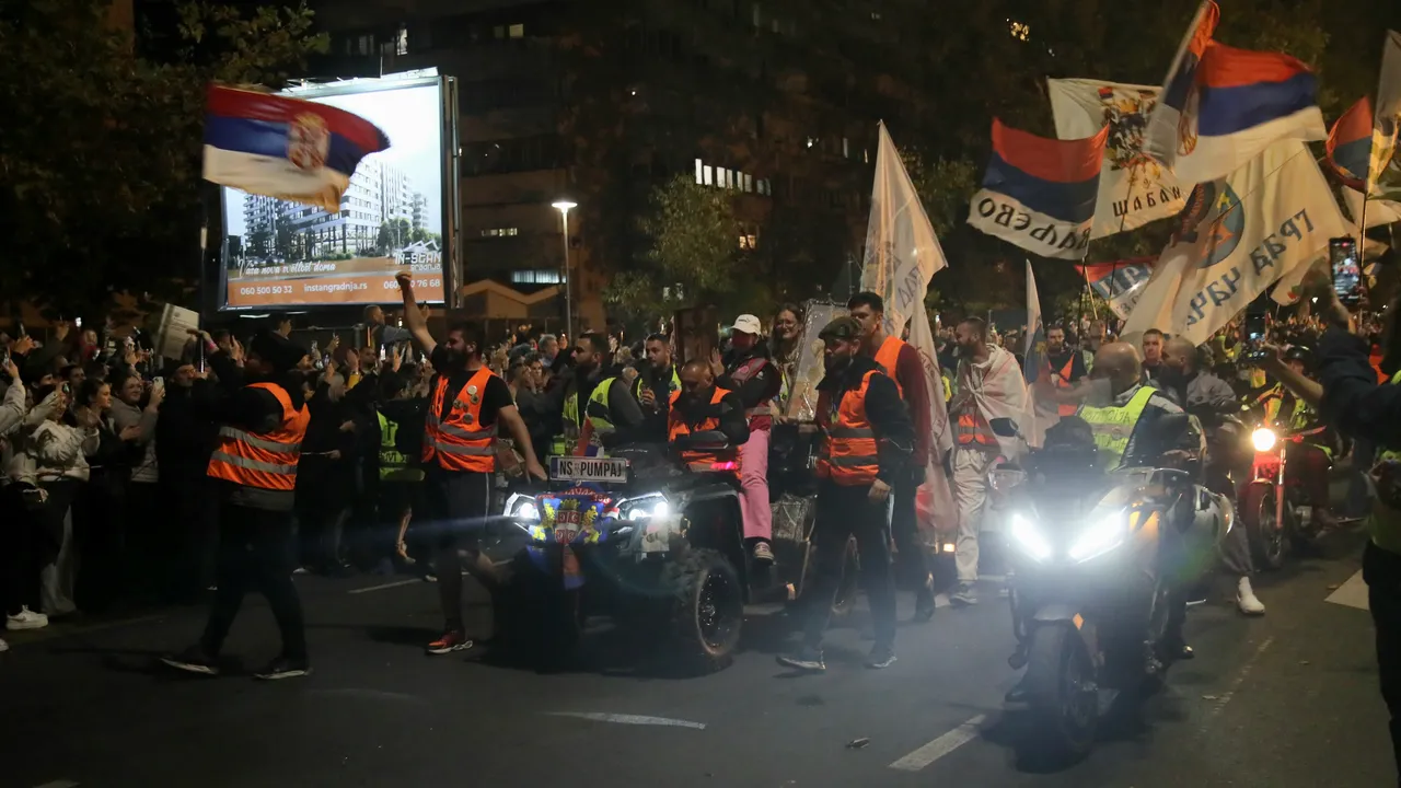 Напрежение и арести в Белград при протест срещу Вучич