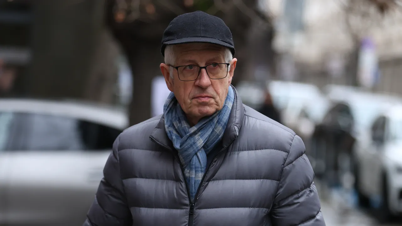 Румен Овчаров: България да поиска дерогация на санкциите срещу Лукойл