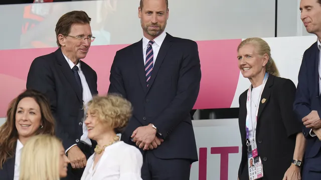 Принц Уилям и Кейт се преместиха в нов семеен дом