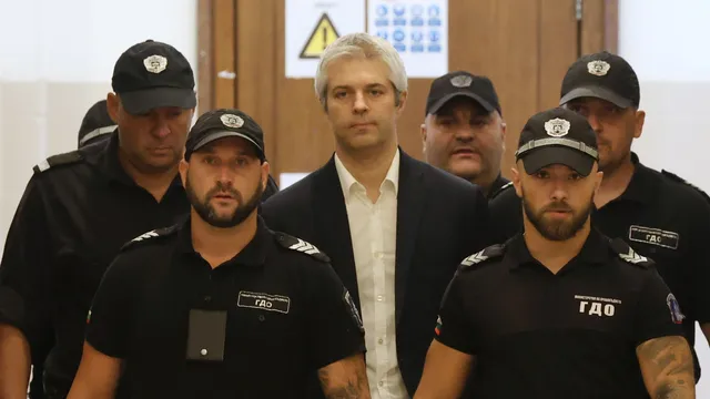 Може ли да прекратят мандата на Благомир Коцев - ОИК-Варна обсъжда колко е отпуската на кмета на Варна