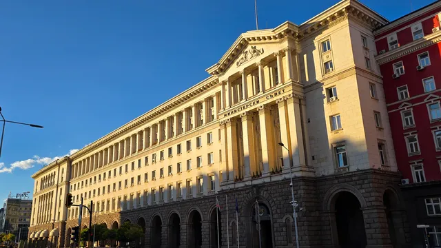 Правителството обсъжда договор с ЕИБ, свързан с еврофондовете