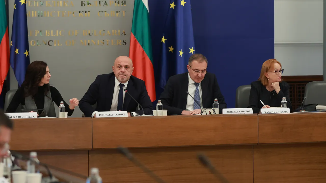 Тристранният съвет обсъжда проектобюджета и финансите на НЗОК и ДОО за 2026 г.