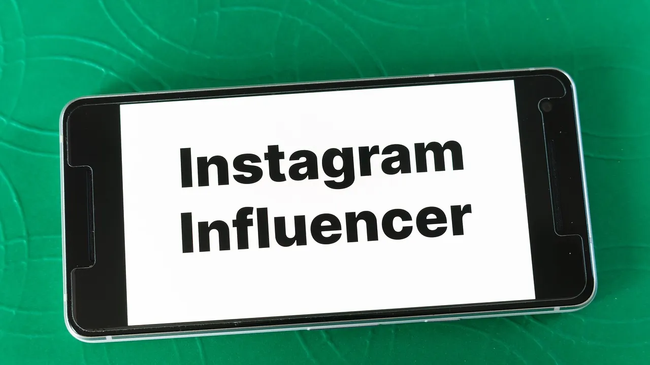 Новите правила в Китай: Ако нямаш диплома - не може да си инфлуенсър