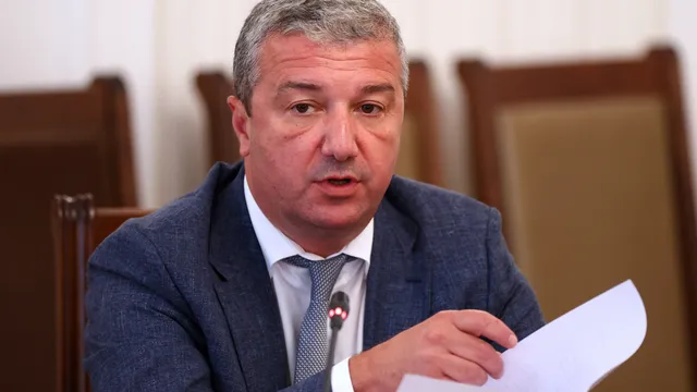 БСП ще настоява за отмяна на плоския данък, обяви Драгомир Стойнев