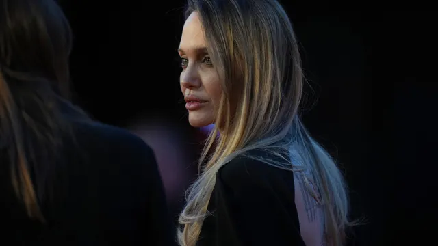 Послание от войната – Анджелина Джоли свидетел на живота под обстрел в Херсон