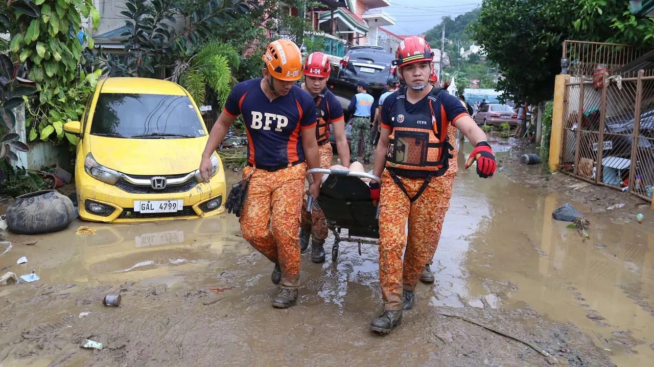 Извънредно положение във Филипините след опустошенията на тайфун