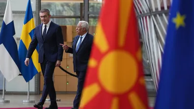 Мицкоски откри паралелна реалност: Македония води пред Албания към ЕС
