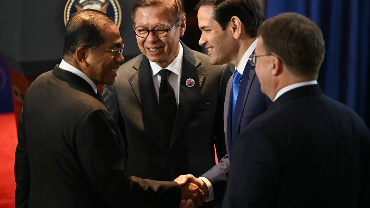 САЩ отмениха ембаргото за военна търговия с Камбоджа