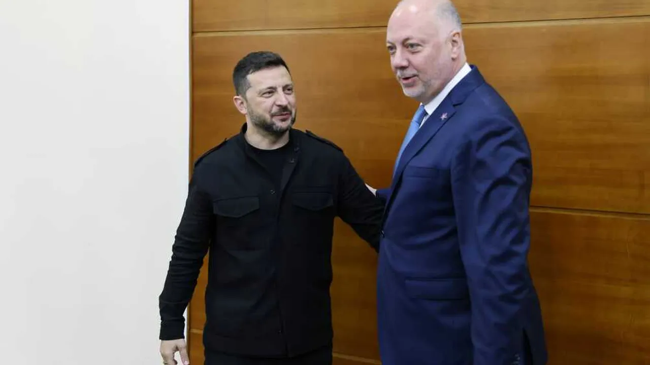 Желязков и Зеленски провели разговор за енергетика и отбрана