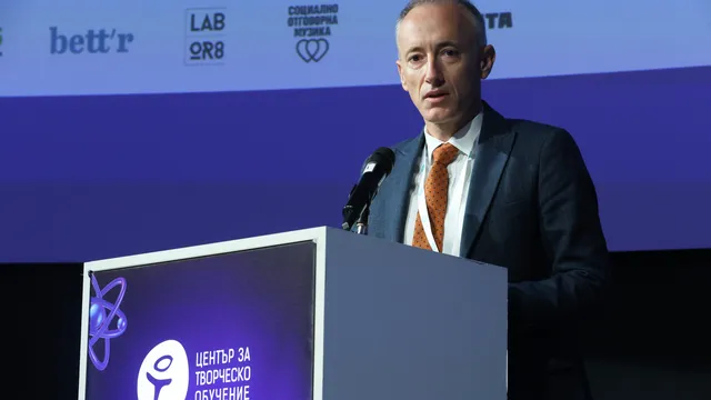 Министър Вълчев: Изкуственият интелект трябва да е в помощ на учениците