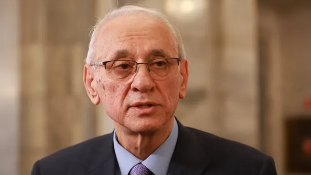 Силви Кирилов освободи директора на РЗИ-Велико Търново