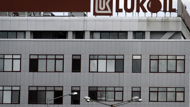 Бензиностанциите на „Лукойл“ във Финландия може да останат без гориво заради санкциите