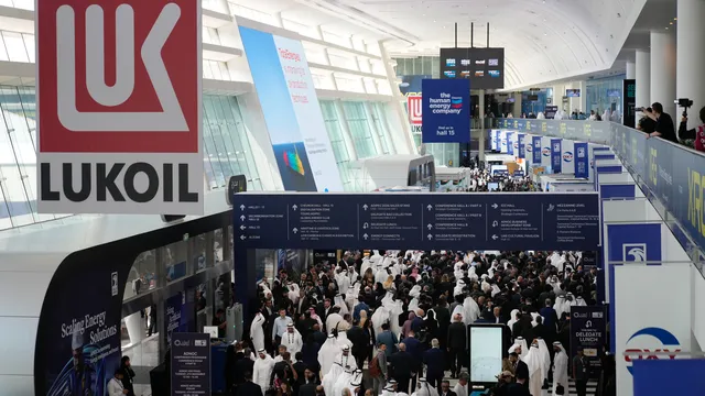Нарастващи проблеми пред дейността на Лукойл