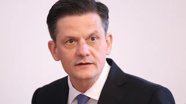 Бившият председател на КЗП: Това е бюджет на оцеляването, не на реформите