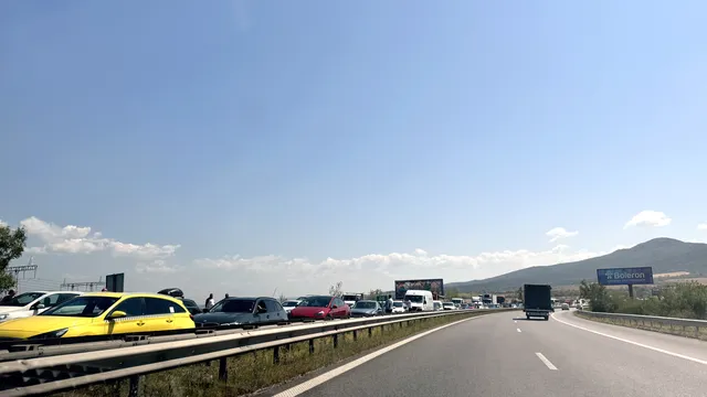 Мъж е в критично състояние след верижна катастрофа на АМ „Тракия“