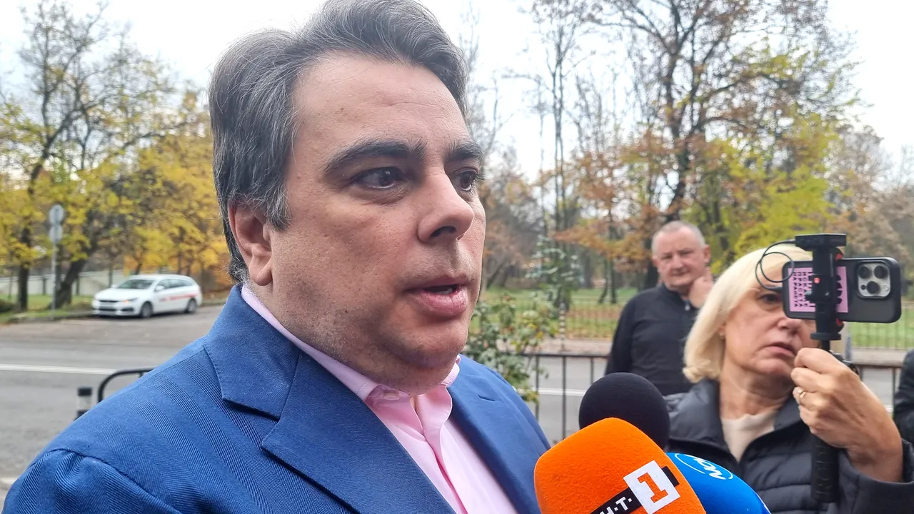 Асен Василев: ГЕРБ станаха по-леви от Нинова