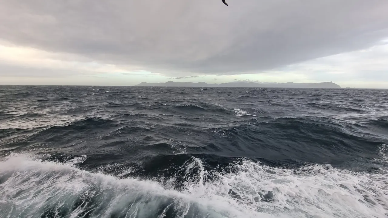 Земетресение предизвика слабо цунами в Япония