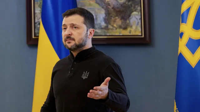 Зеленски наложи санкции на бивш шеф на Конституционния съд и руски представители