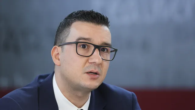 Министърът на икономиката: Няма да има криза с горивата, пазарът функционира нормално