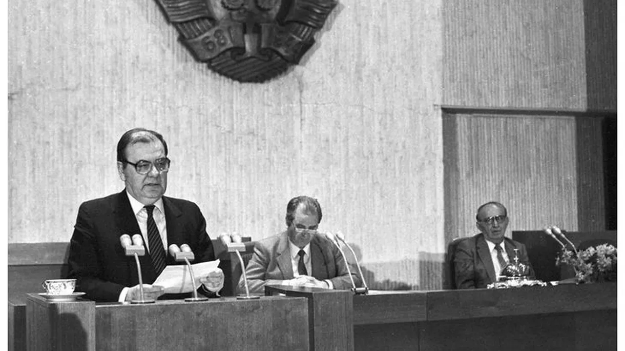 Кой всъщност пръв съобщи за 10-и ноември? Историята на един забравен глас