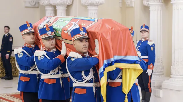 Тленните останки на последния владетел на княжество Молдова бяха изложени за поклонение в двореца "Котрочени" в Букурещ