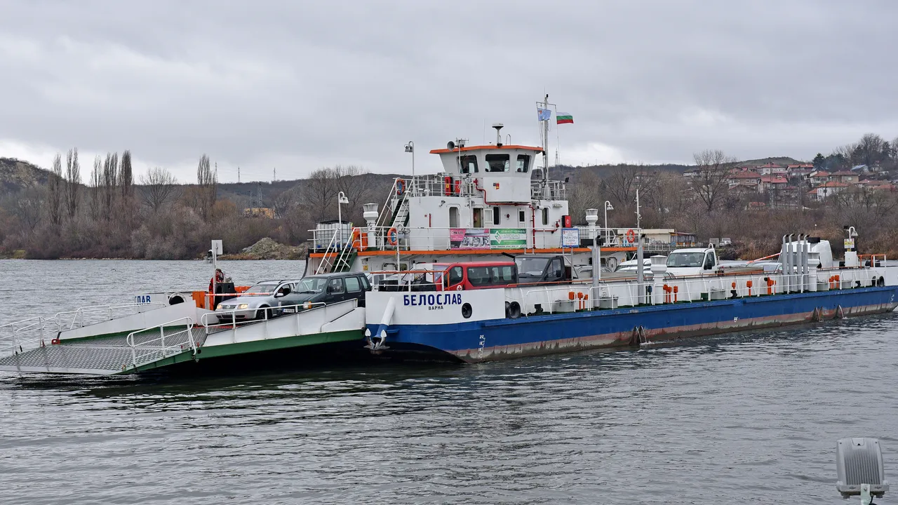 Поредна авария на тръбата за отпадни води под Варненското езеро